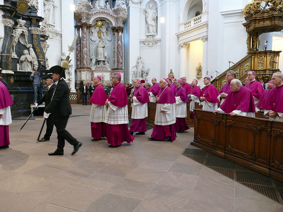 Abschlussvesper der Bischofskonferenz mit Austeilung des Bonifatiussegens (Foto: Karl-Franz Thiede)